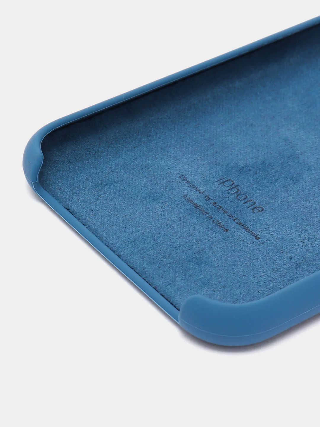 Темно-синий чехол Silicone Case для iPhone 11, с открытым низом