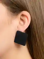 Черный квадратные серьги, цветные, матовые / Женские серьги