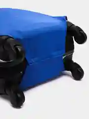 Синий чехол для чемодана