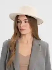 Молочный женская шляпа в стиле Крор