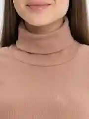 Зеленый водолазка женская