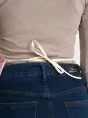 Розовый фартук кухонный, кармашком