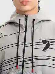 Серый костюм спортивный