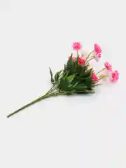 Тёмно-розовый искусственные цветы. Ромашки цветные (двухцветный пластиковый букет). Композиция