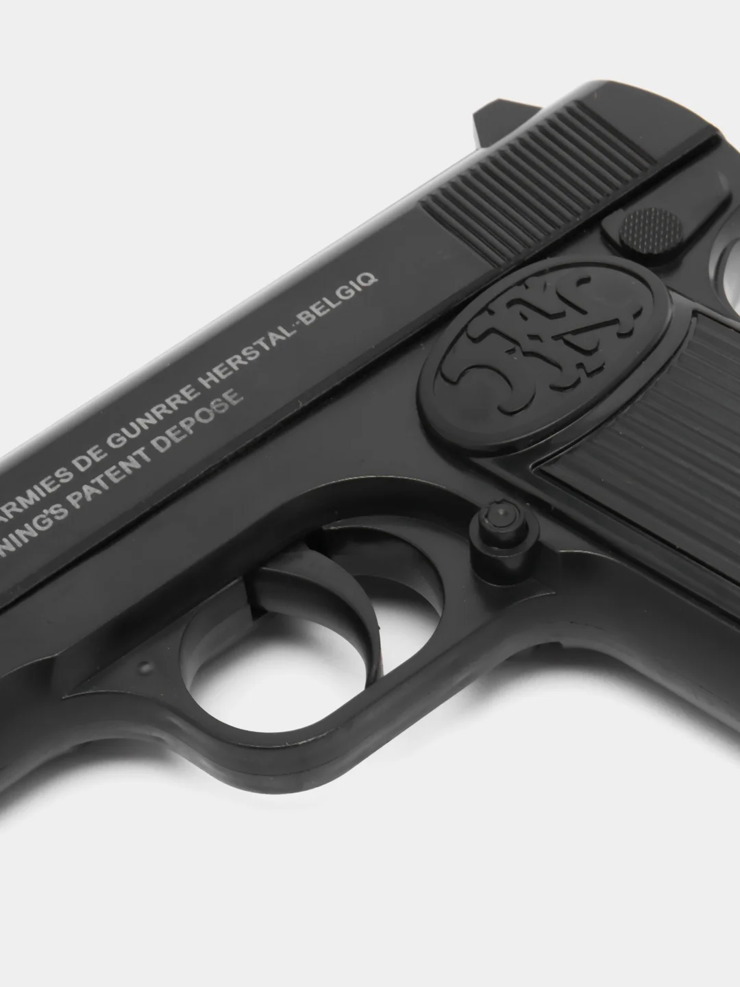 Пистолет Browning M1903, с металлическими элементами