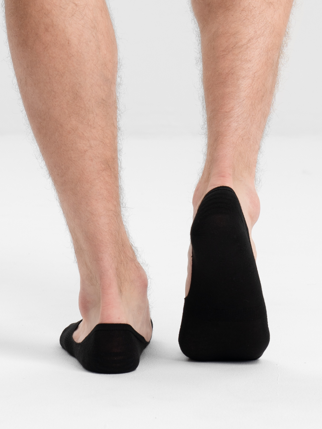 10 способов незаметно носить носки
