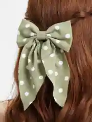Зеленый бант в горошек, заколка