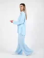 Небесно-голубой костюм женский, брючный