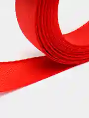 Красный лента атласная