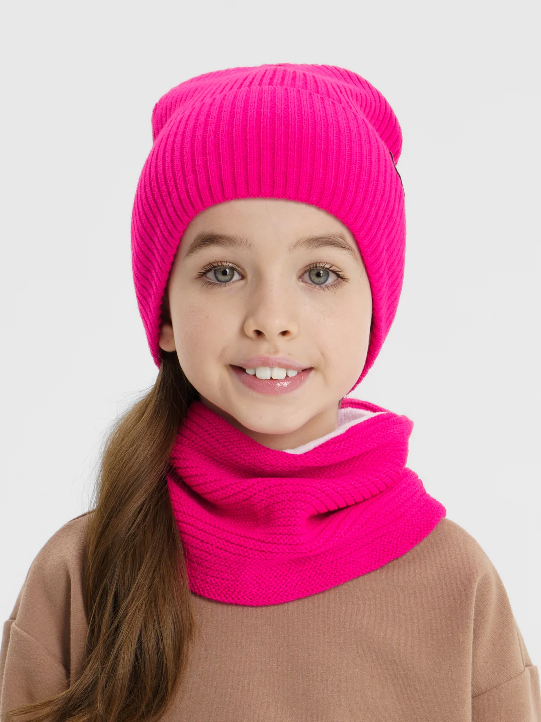 Фуксия зимний комплект для девочки 5-12 лет. Зимняя шапка для девочки