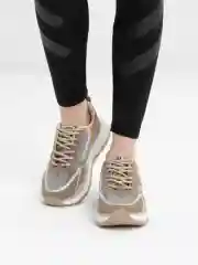 Кроссовки женские