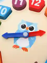 Голубой деревянная развивающая игрушка часы - вкладыш