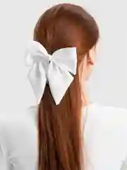 Заколка Бант белый со стразами