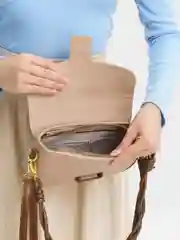 Бежевый сумка женская багет через плечо SHARMIN