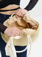 Бежевый сумка соломенная