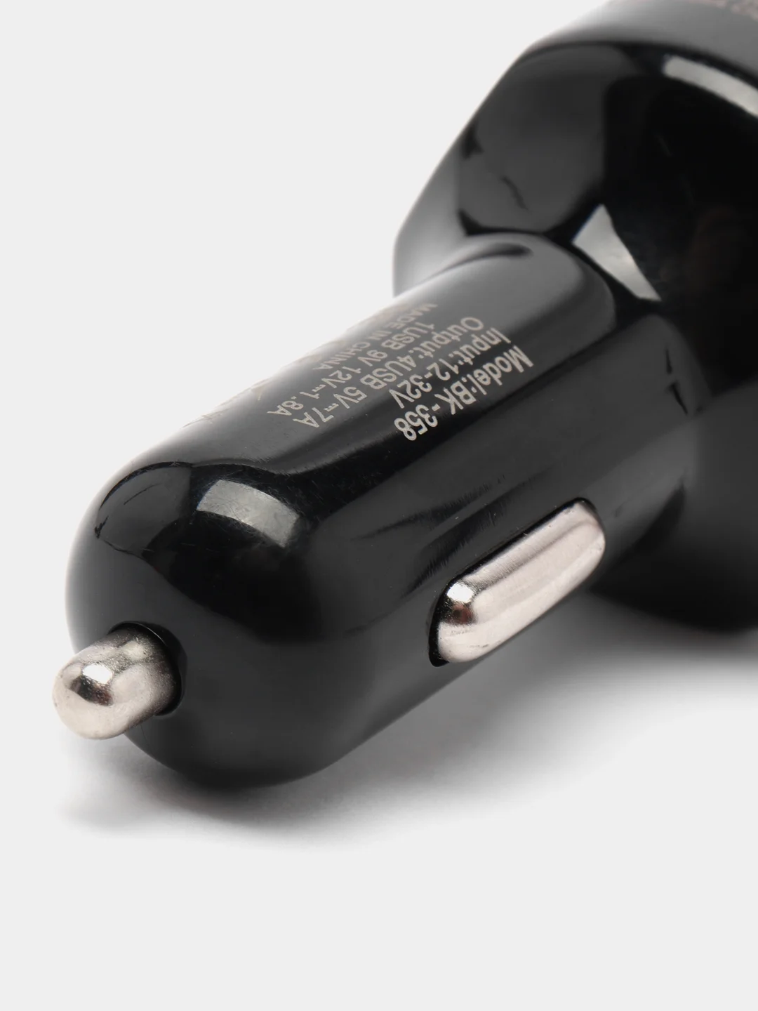 Белый автомобильная зарядка для телефона, с 4 USB портами и быстрой зарядкой 3.0