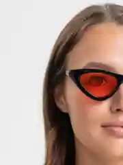 Очки солнцезащитные, имиджевые, с чехлом