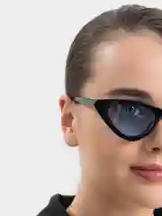 Очки солнцезащитные, имиджевые, с чехлом