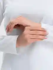 Белый лонгслив женский