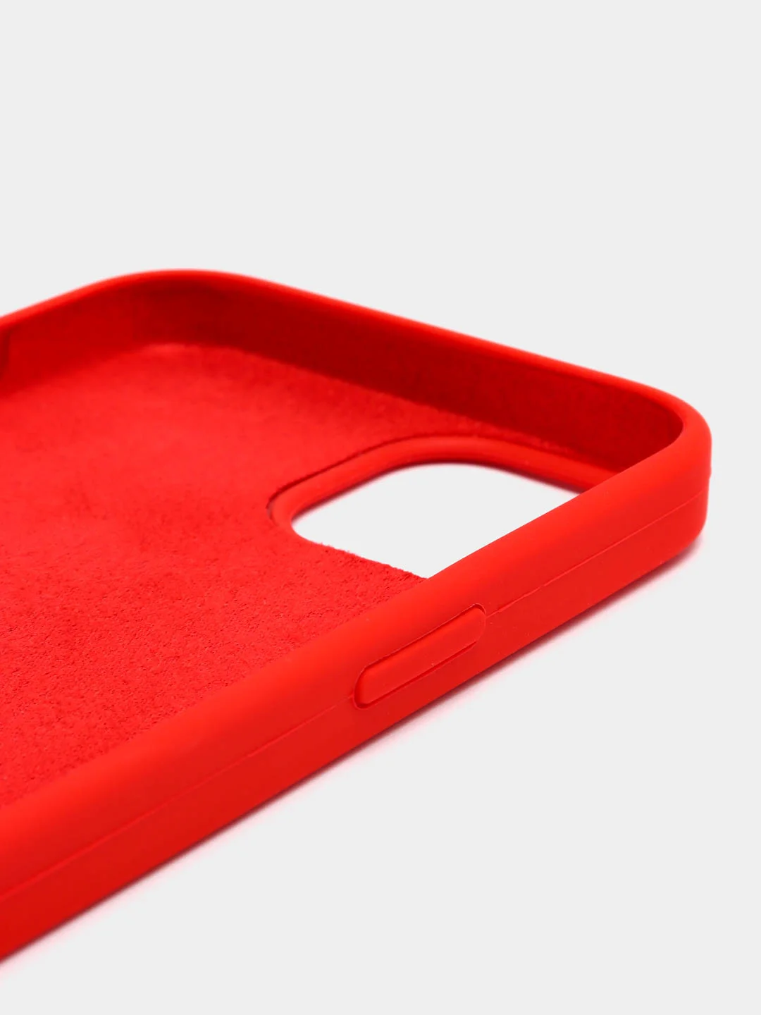 Красный чехол для iPhone 13