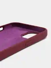 Багровый чехол для iPhone 13