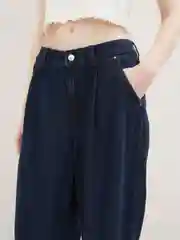 Синий свободные укороченные джинсы Barrel Momfit с заниженнной посадкой Tom Tailor