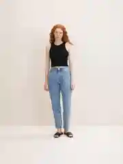 Голубой свободные зауженные джинсы Mom Fit Tom Tailor