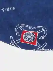 Темно-синий шапочка чепчик на завязках для новорожденного, швы наружу, 100% хлопок, кулирка