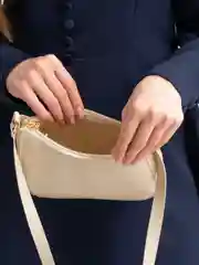 Белый сумка на Новый год женская через плечо