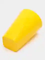 Желтый стакан пластиковый, многоразовый