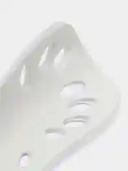 Белый щитки футбольные
