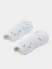 Белый щитки футбольные