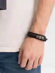 Золотой браслет кожаный