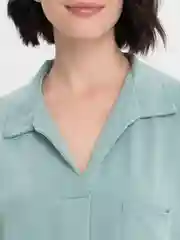 Зеленый женский костюм двойка