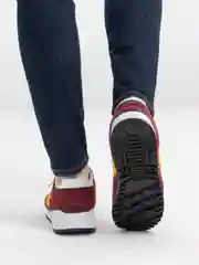 Бордовый женские кроссовки