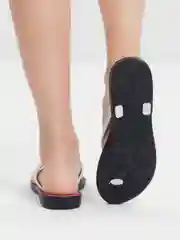 Тёмно-розовый сланцы женские