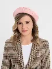 Пудровый берет шерстяной с бусинами