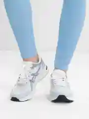 Белый женские кроссовки