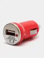 Красный автомобильное зарядное устройство USB