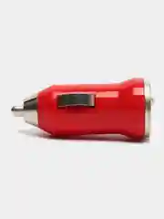 Красный автомобильное зарядное устройство USB