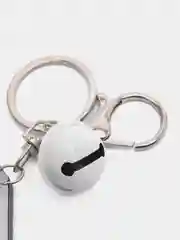 Белый брелок для ключей "Игровой автомат"