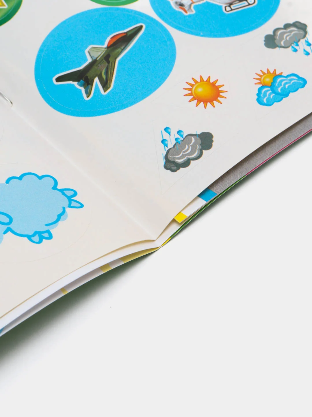 Лесной зеленый книжка с наклейками для мальчиков, 20 х 26 см, лакированная обложка, 106 наклеек, 8 страниц