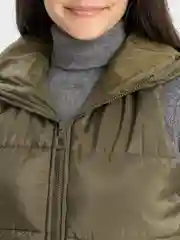 Зелёный хаки жилет утеплённый, женский, удлинённый