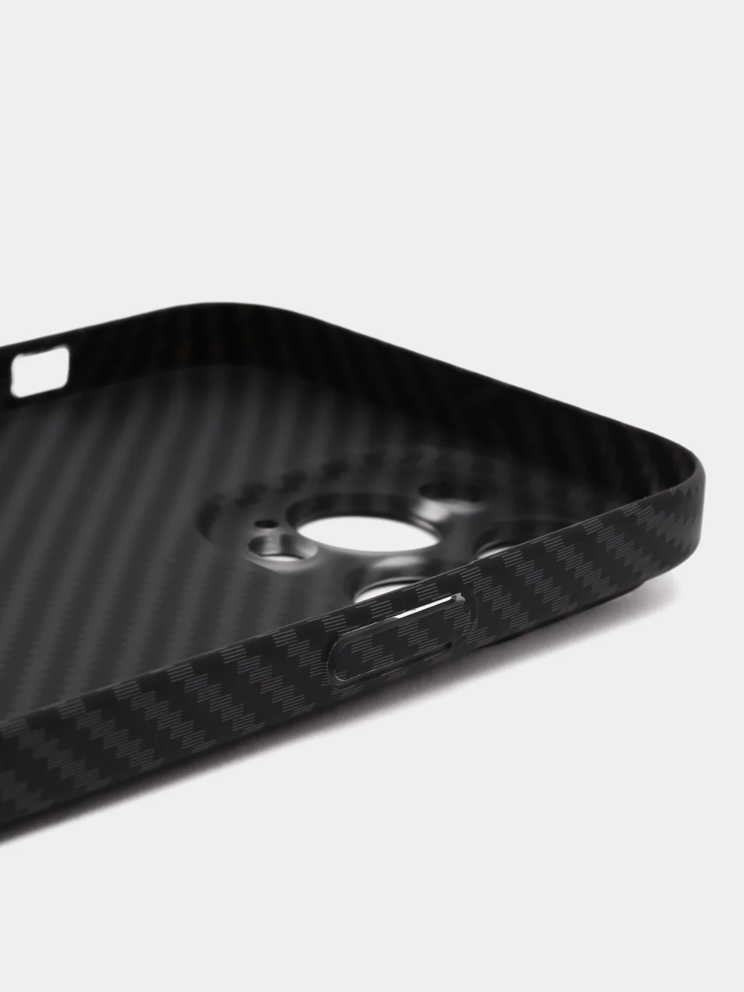 Черный чехол для iPhone 16, 16 Pro, 16 Pro Max, 15 pro, 15, 14, 14 Pro, 14 Pro Max Карбон Айфон
