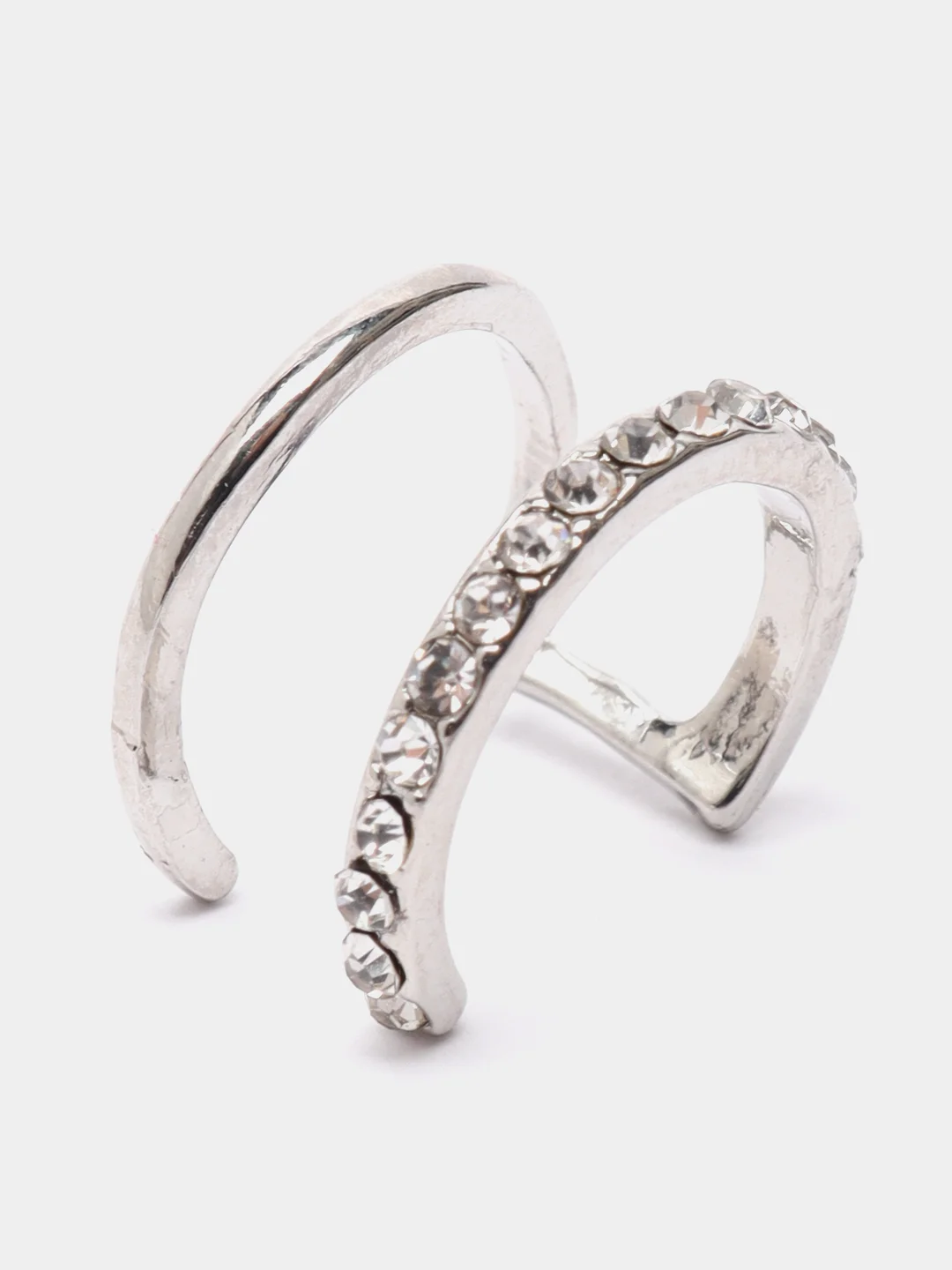 Серьги каффы геометрической формы, с дорожкой из страз, серебристого цвета