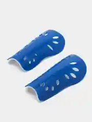 Красный щитки футбольные