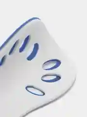 Красный щитки футбольные