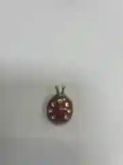 Алый брошь "Божья коровка"