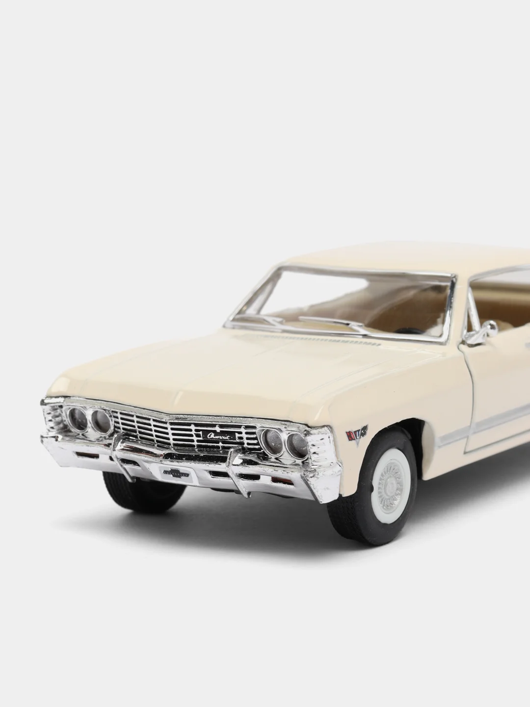Бежевый машинка металлическая инерционная 1967 Chevrolet Impala (Импала) KT5418D 1:43 Kinsmart