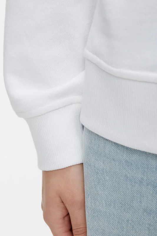 Белый свитшот oversize хлопковый из футера с принтом-вышивкой женский Befree